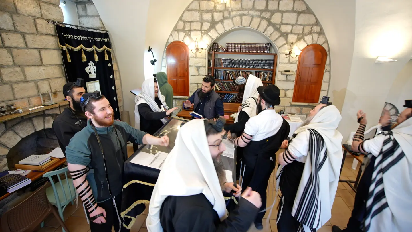Shabbos & Yom Tov